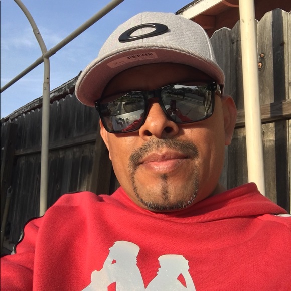 Meet your Posher, Silverio - Picture 1 of 1